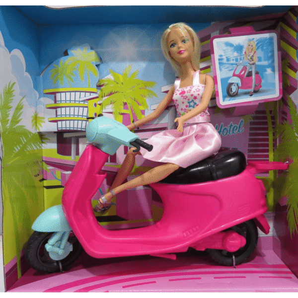 MUÑECA POPPI DOLL KIARA Y SU MOTO +3 B089