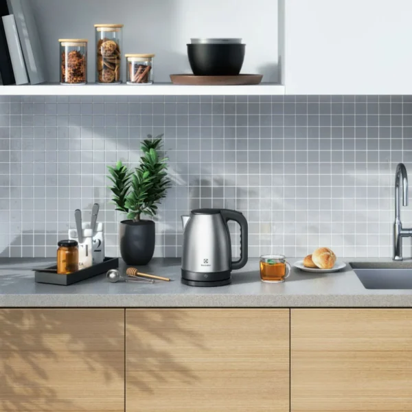 JARRA ELECTRICA ELECTROLUX EEK11 INOX 1.8L 85  CORTE MATE - Imagen 5